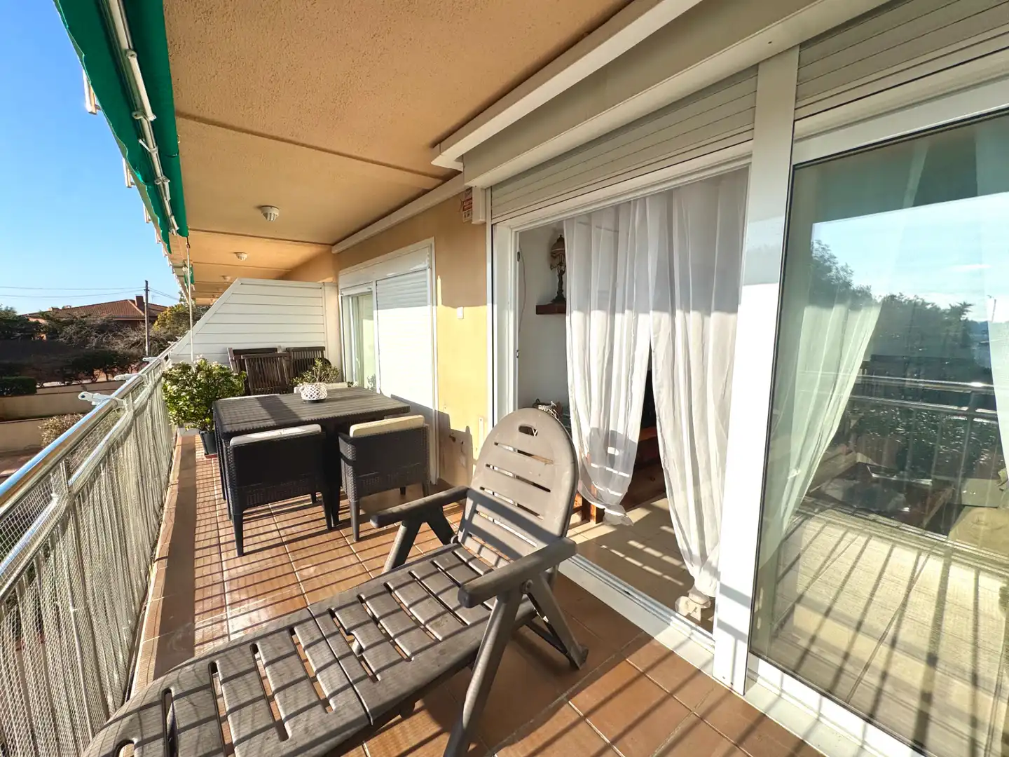 Terrasse von Wohnungen zum Verkauf in Sant Feliu de Guíxols mit Klimaanlage, Privatgarten und Terrasse