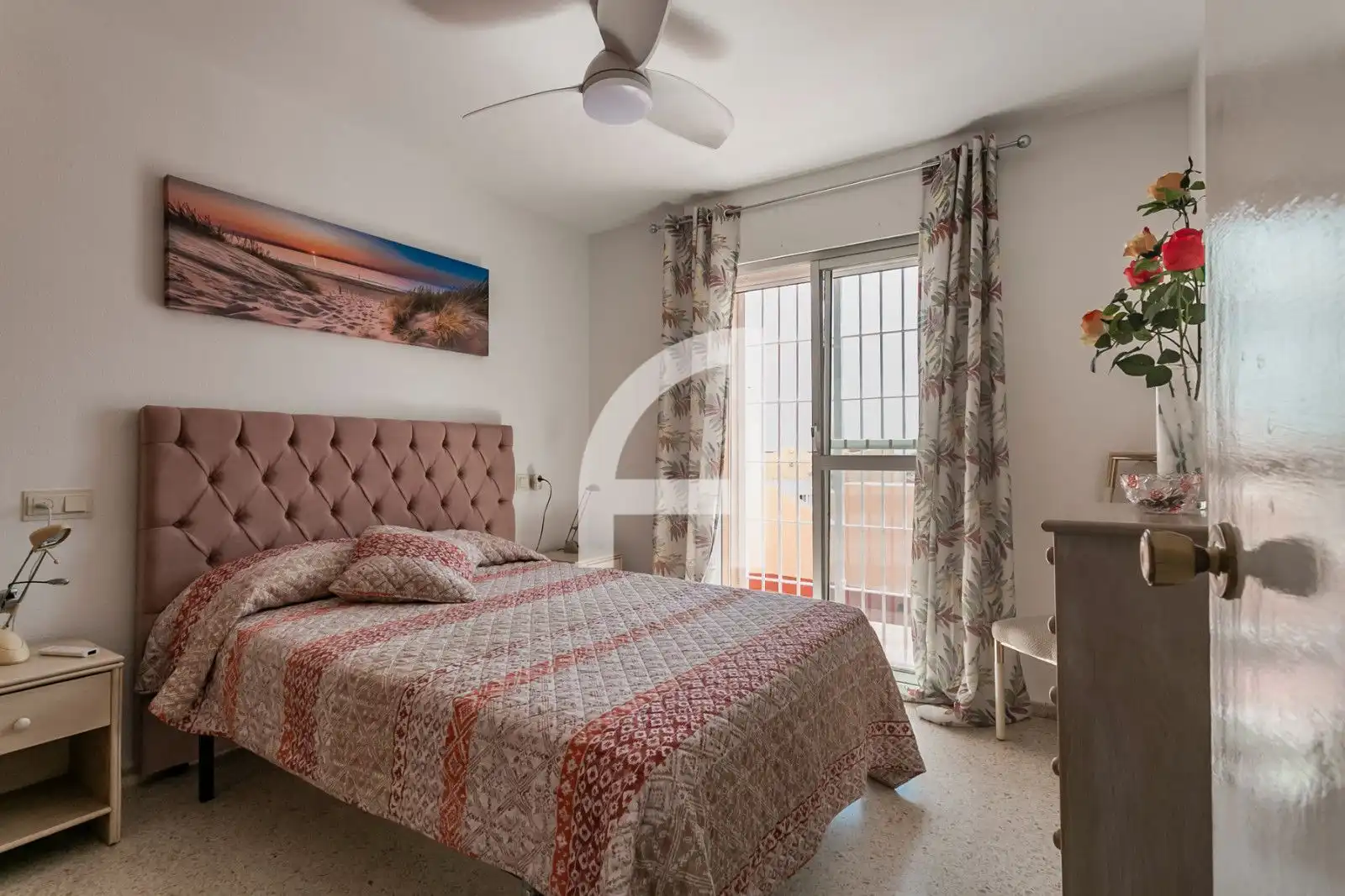 Schlafzimmer von Einfamilien-Reihenhaus zum Verkauf in Estepona mit Heizung, Terrasse und Schwimmbad