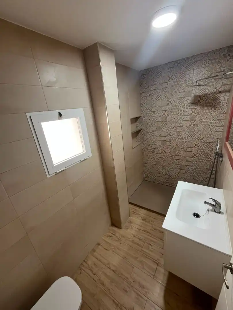 Bathroom of Flat for sale in Andújar  with Furnished, TV and Balcony