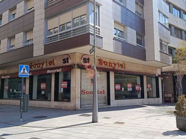 Locale commerciale in affitto a LEÓN