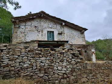 Casa rústica amb jardí en venda a Lugar la Sia, 62 62