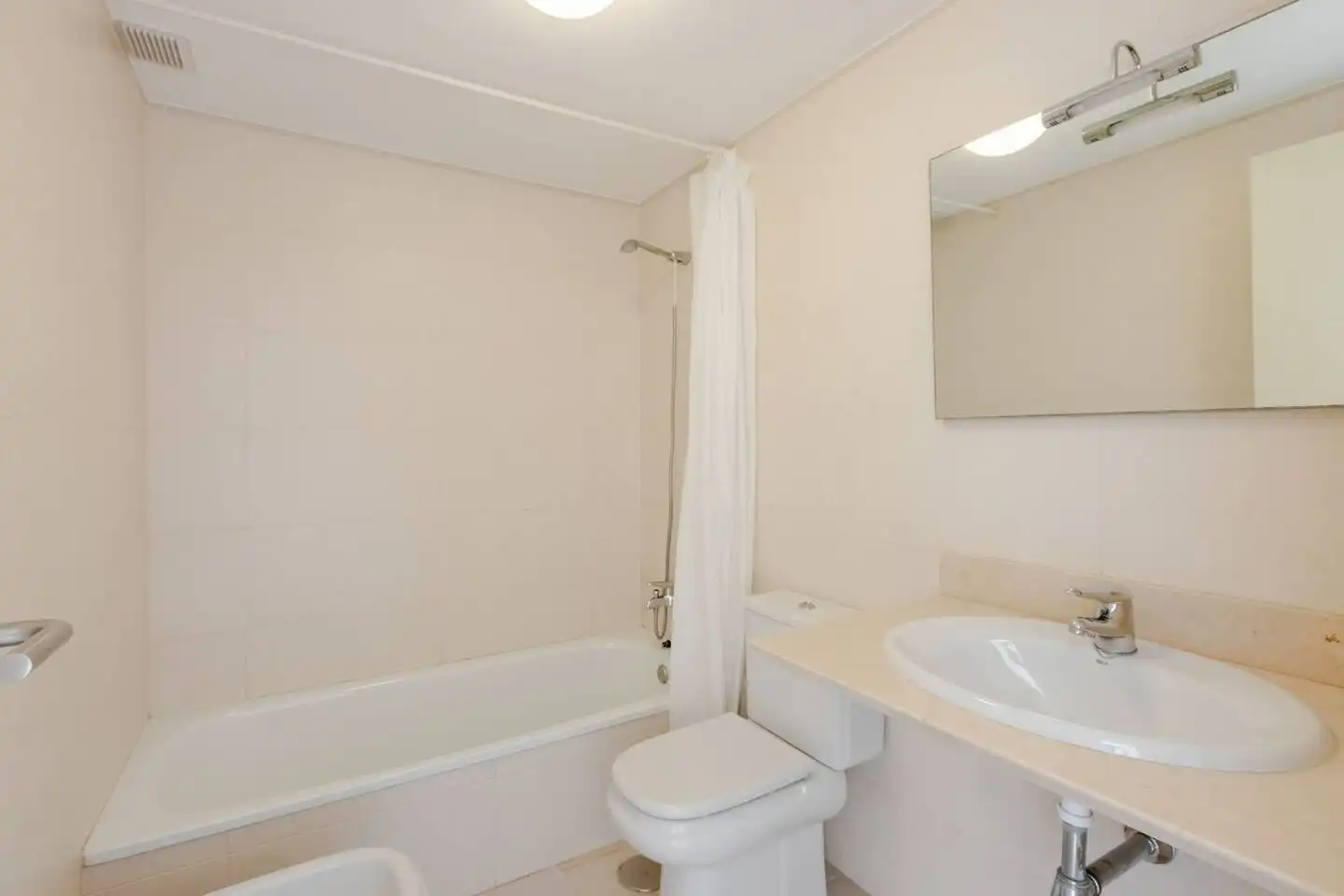 Baño de Casa adosada en venta en Agaete con Jardín privado, Terraza y Amueblado