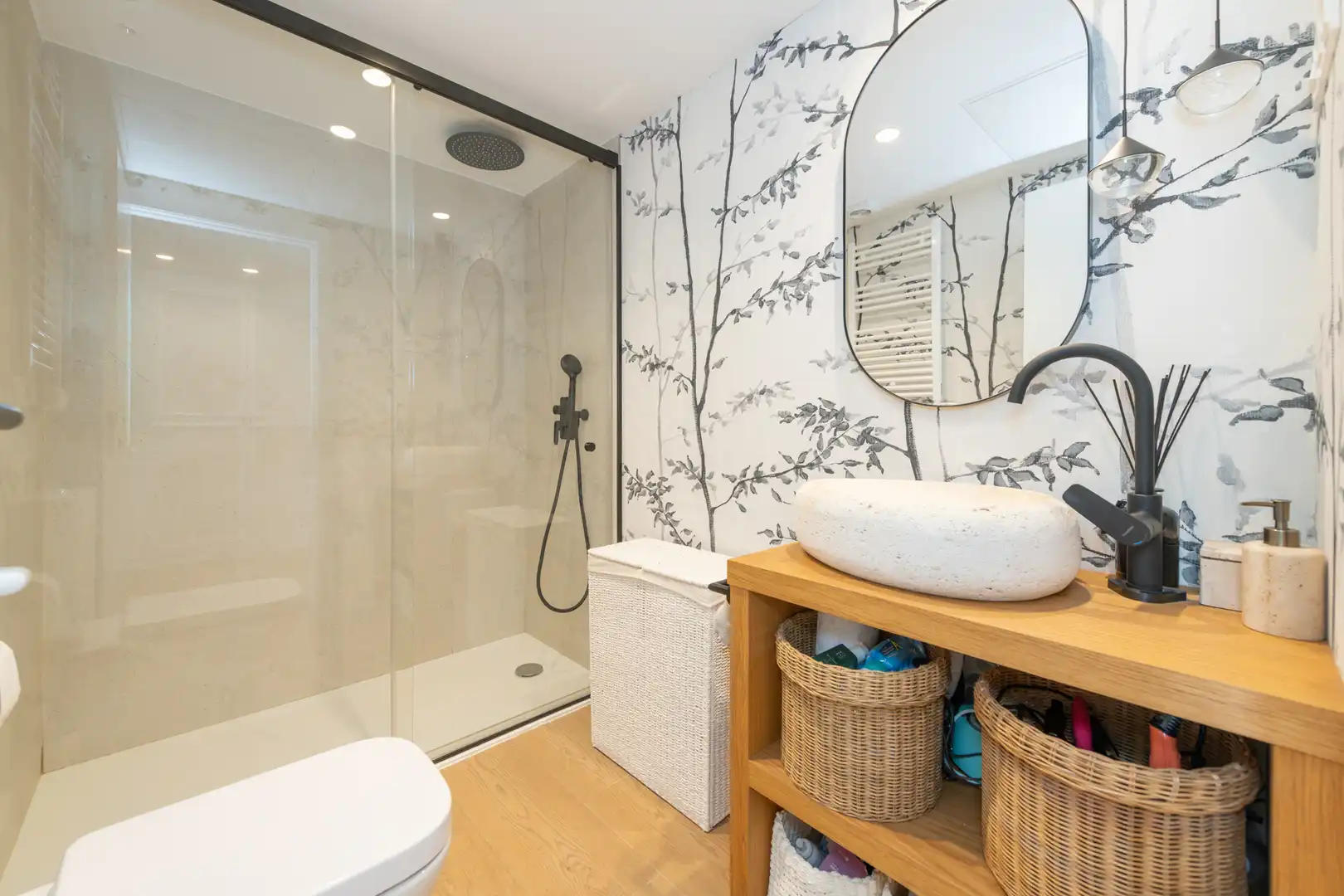 Bathroom of Flat for sale in Tres Cantos  with Air Conditioner, Heating and Terrace