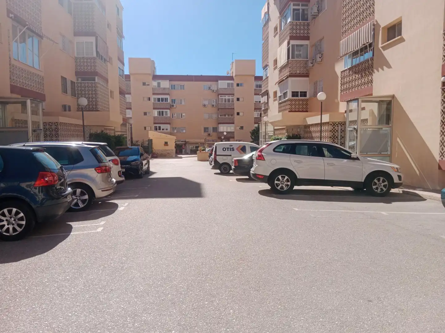 Parking de Piso en venta en Rincón de la Victoria con Aire acondicionado, Terraza y Piscina comunitaria