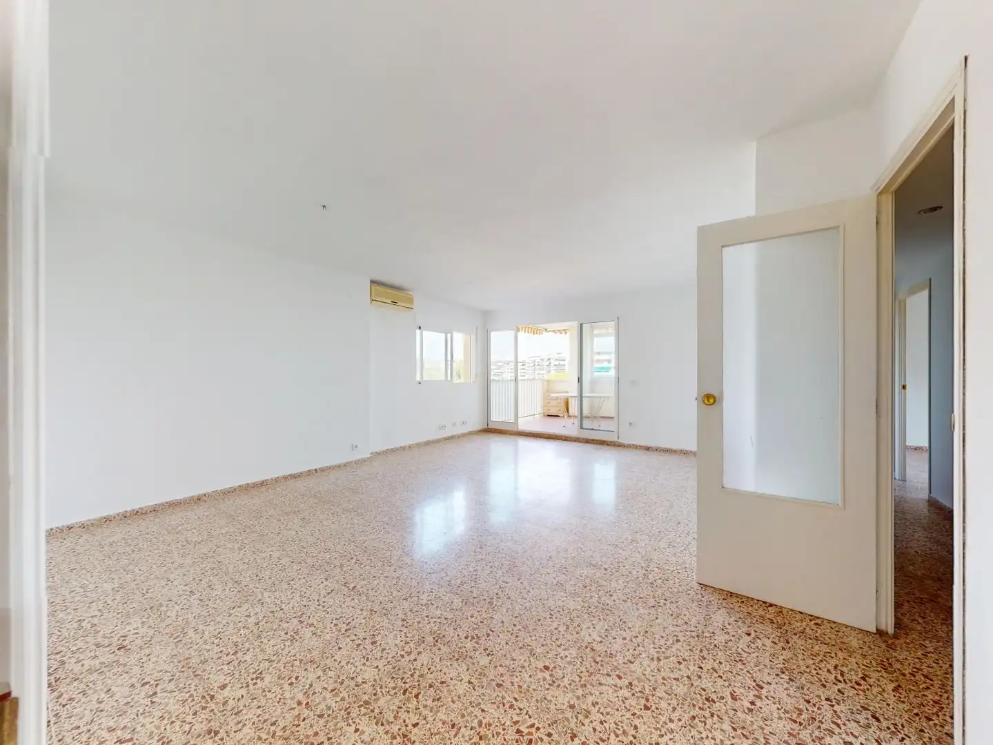Sala d'estar de Pis en venda en Alicante / Alacant amb Aire condicionat, Calefacció i Terrassa