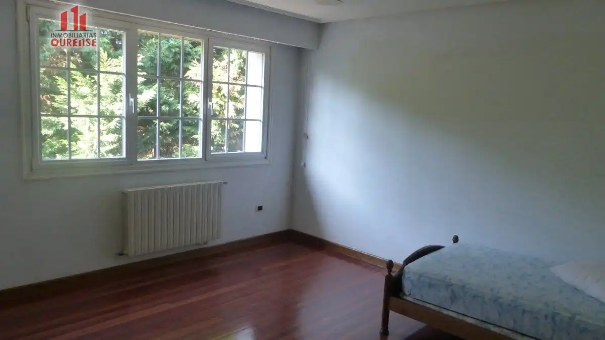 Bedroom of Houses for sale in Ourense Capital   with Heating, Terrace and Storage room