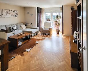 Sala d'estar de Apartament de lloguer en  Madrid Capital amb Aire condicionat, Calefacció i Piscina