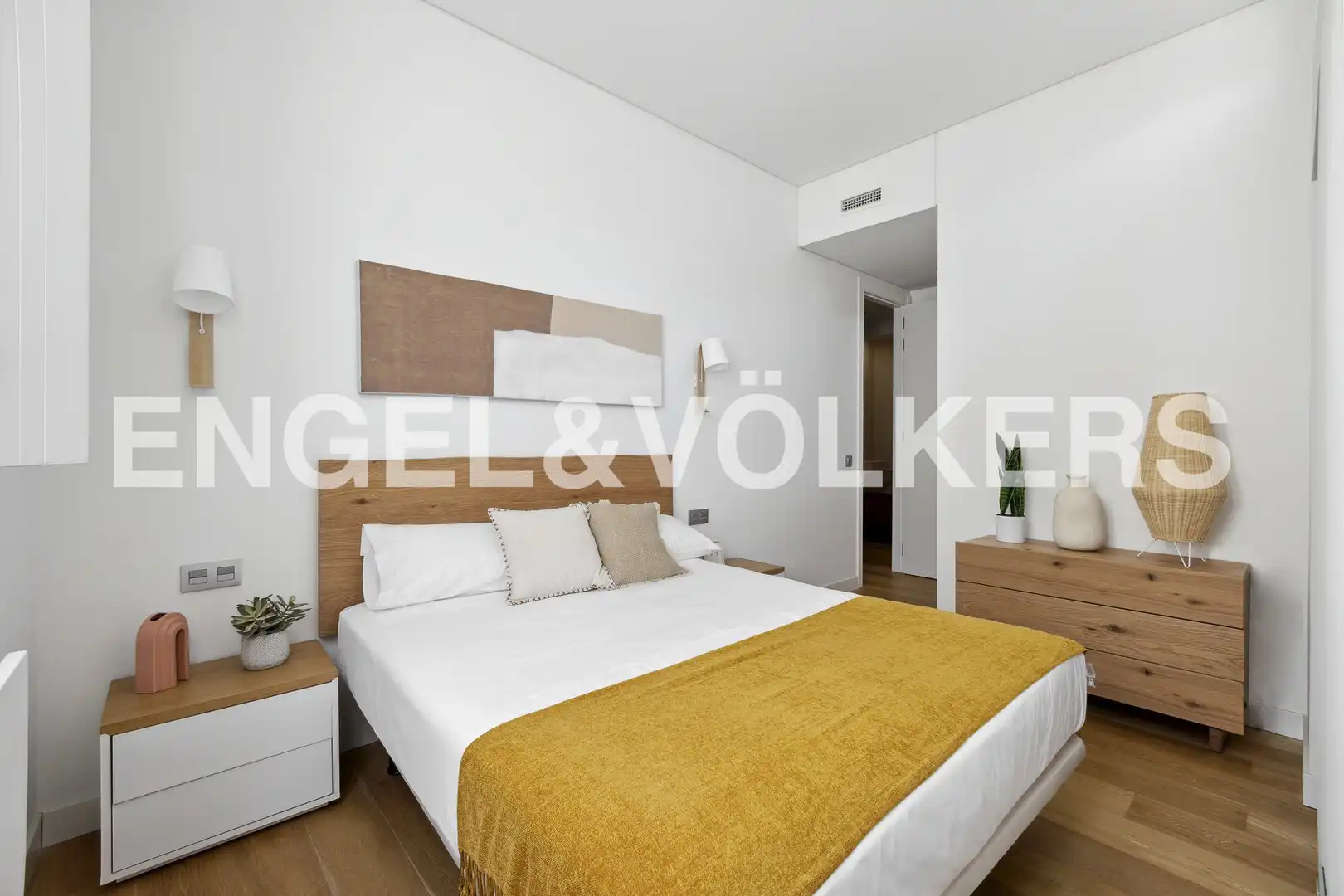 Schlafzimmer von Wohnungen zur Miete in Madrid mit Klimaanlage, Heizung und Möbliert