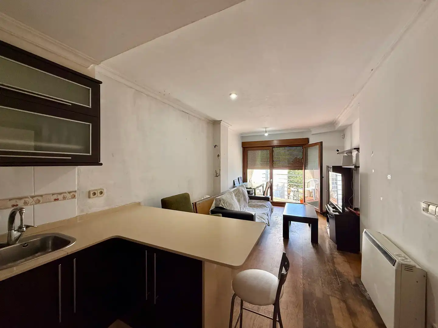 Sala d'estar de Apartament en venda en O Grove   amb Calefacció, Traster i Moblat
