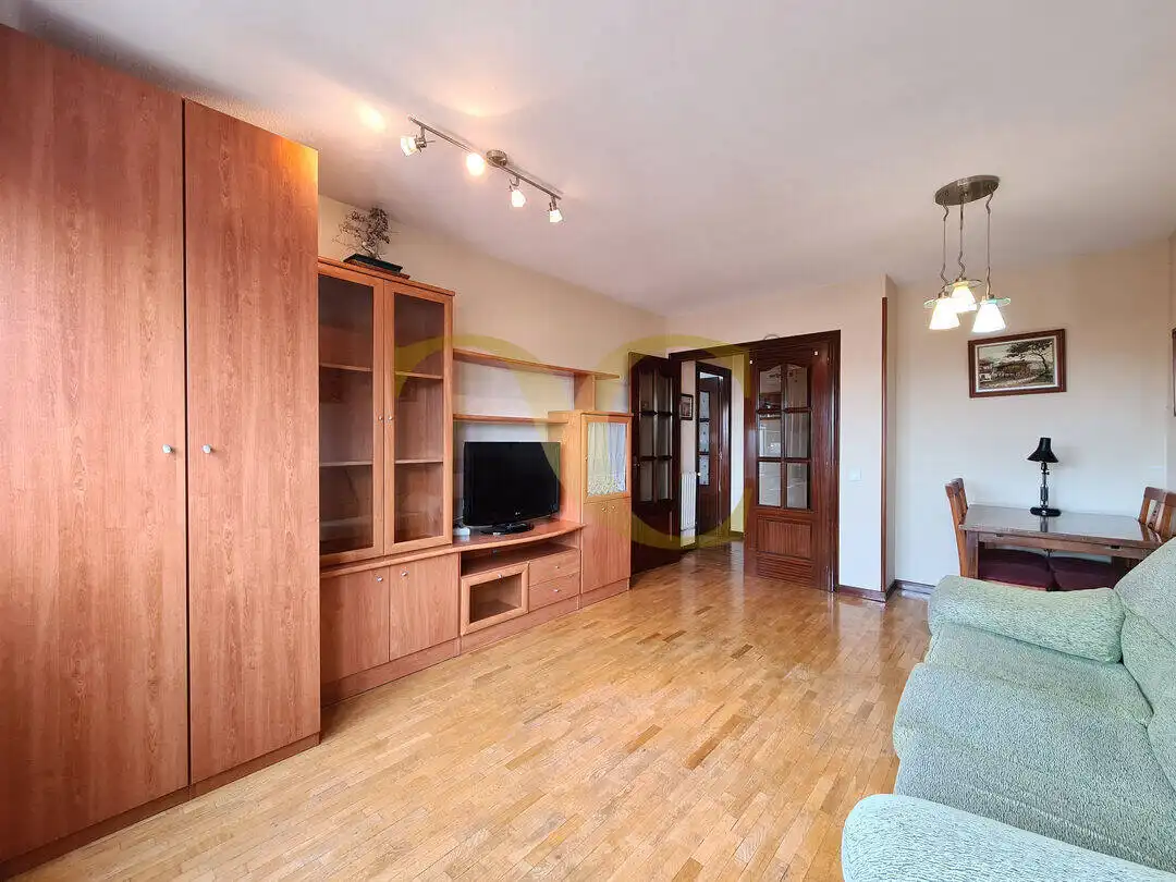 Sala d'estar de Pis en venda en Gijón  amb Calefacció, Terrassa i Moblat