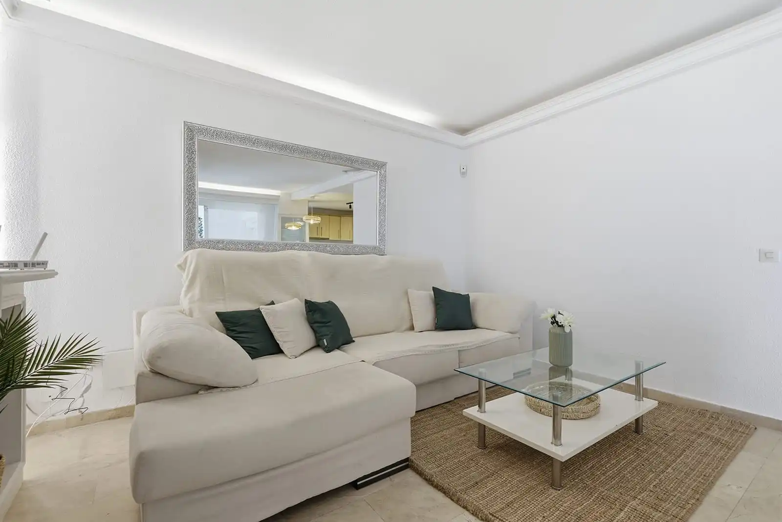 Sala de estar de Apartamento de alquiler en Estepona con Terraza y Amueblado