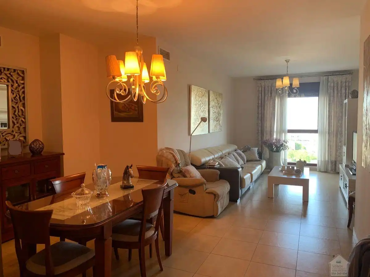 Flat for sale in El Cano - Los Bermejales