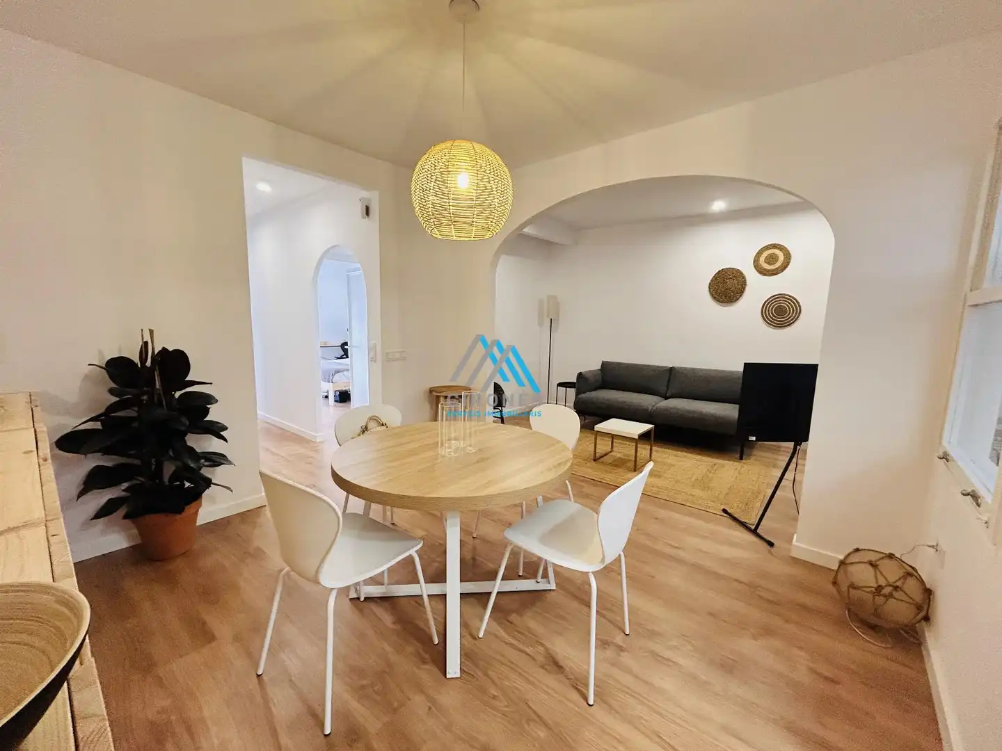 Menjador de Apartament de lloguer en Sant Feliu de Guíxols amb Parquet i Moblat