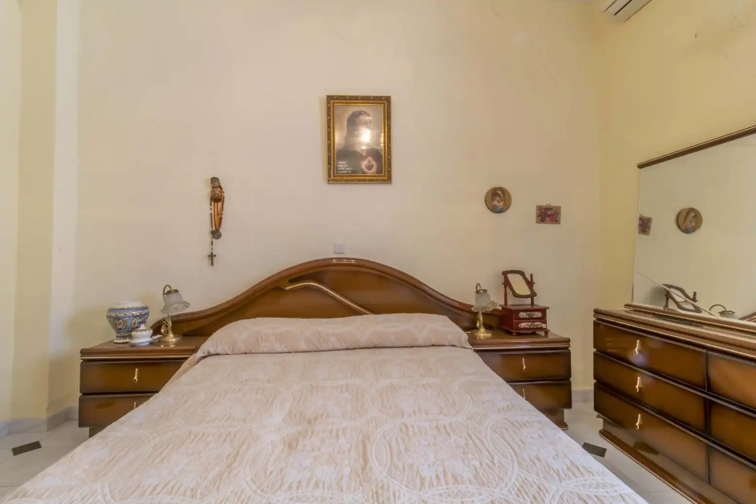 Dormitori de Casa adosada en venda en Villanueva del Río y Minas amb Aire condicionat, Terrassa i Balcó