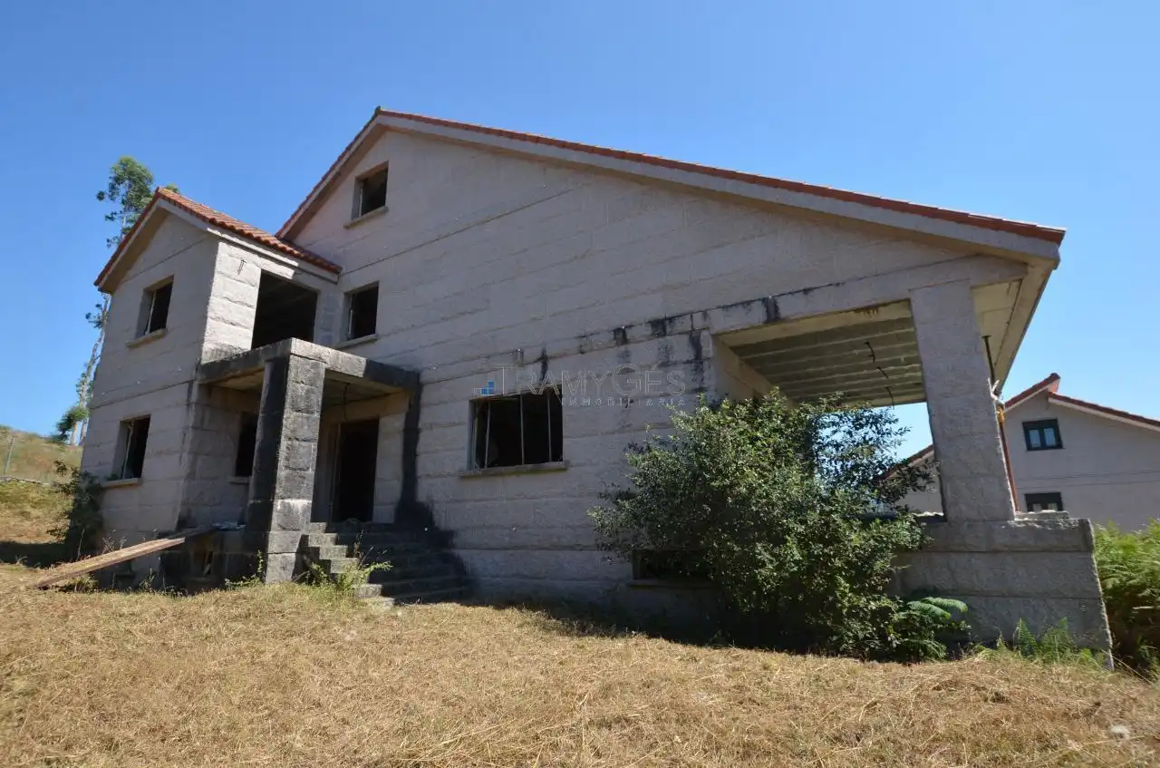 Vista exterior de Casa o xalet en venda en Redondela amb Jardí privat, Terrassa i Traster