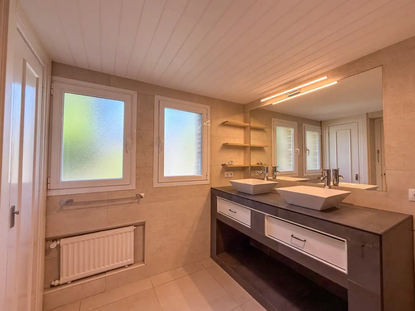 Bathroom of Flat for rent in Madrid  with Air Conditioner, Heating and Terrace