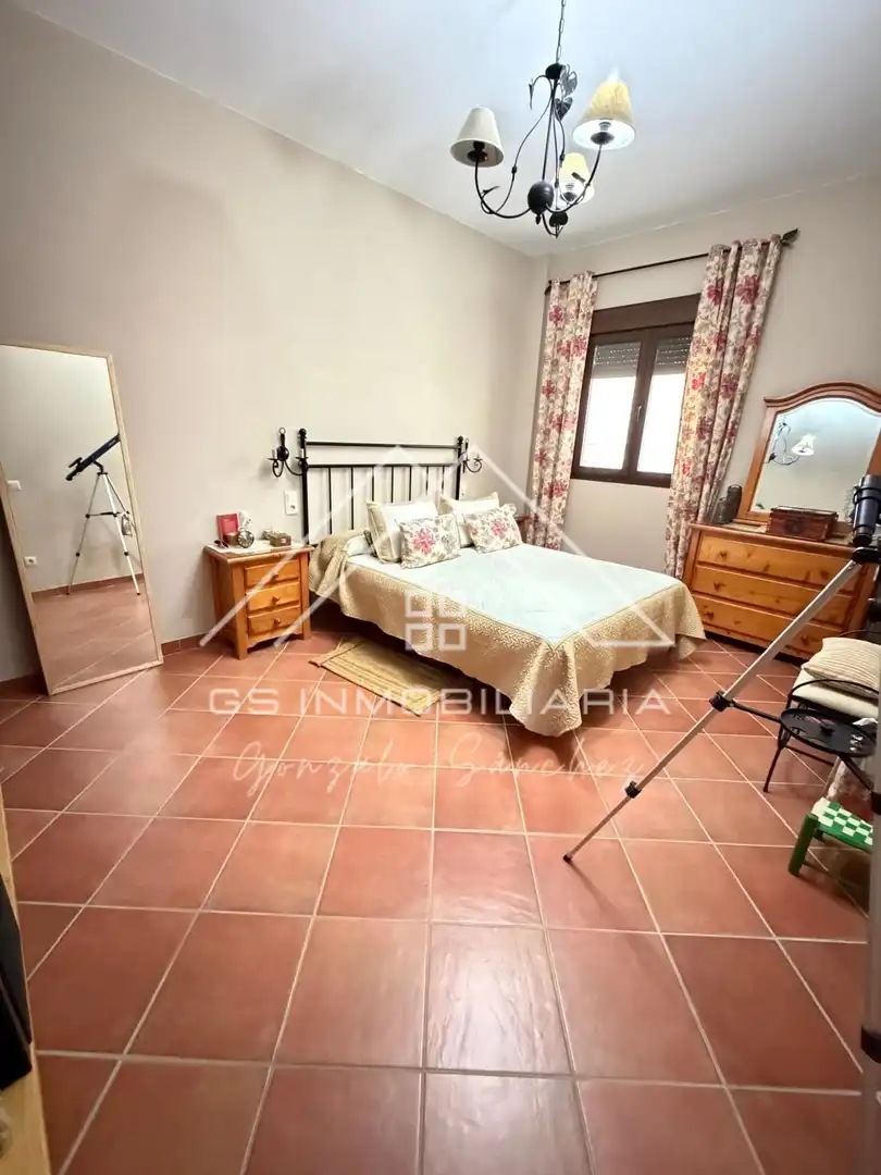Dormitori de Casa o xalet en venda en Lucena