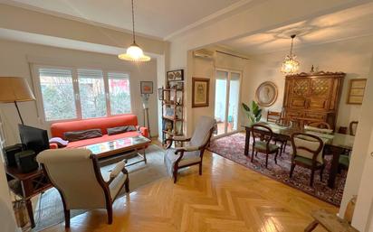 Living room of Flat for sale in  Madrid Capital  with Air Conditioner and Balcony