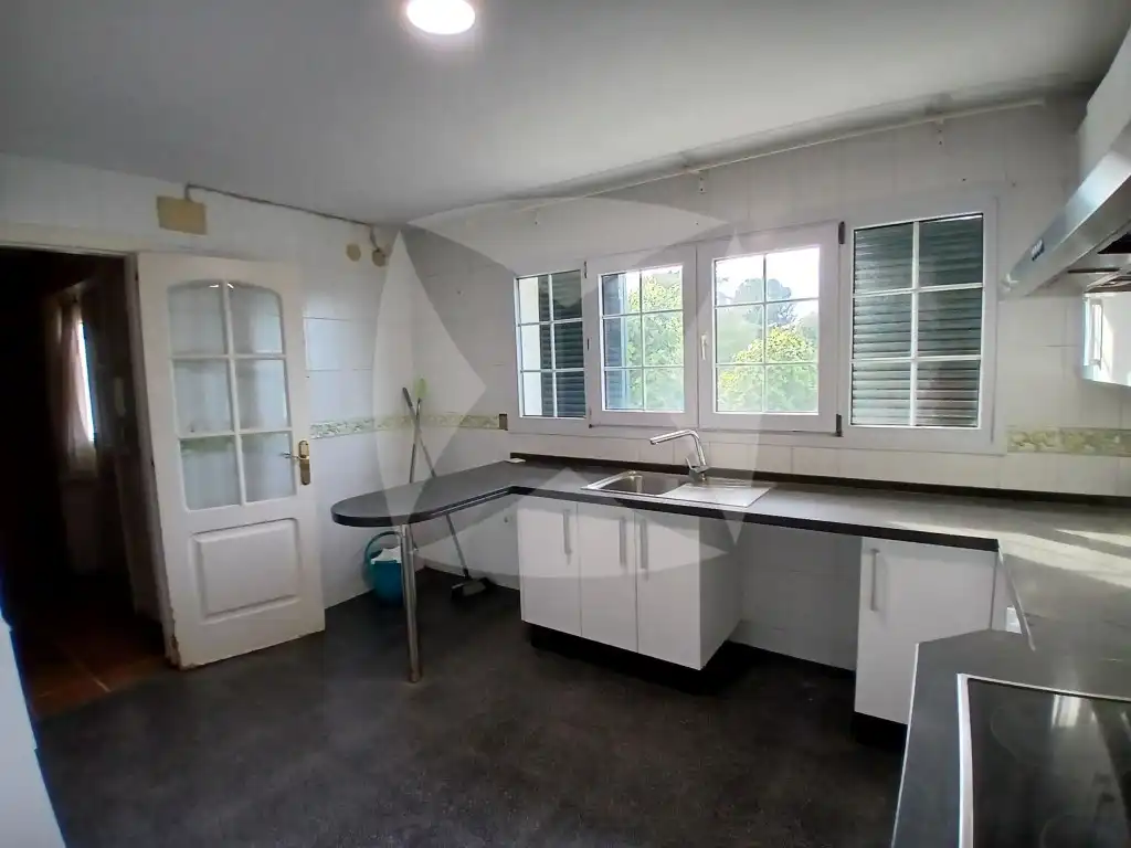 Cuina de Casa o xalet en venda en Badajoz amb Aire condicionat, Jardí privat i Terrassa
