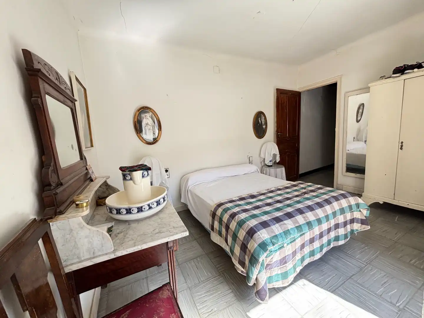 Dormitori de Casa o xalet en venda en Monegrillo amb Jardí privat, Terrassa i Moblat