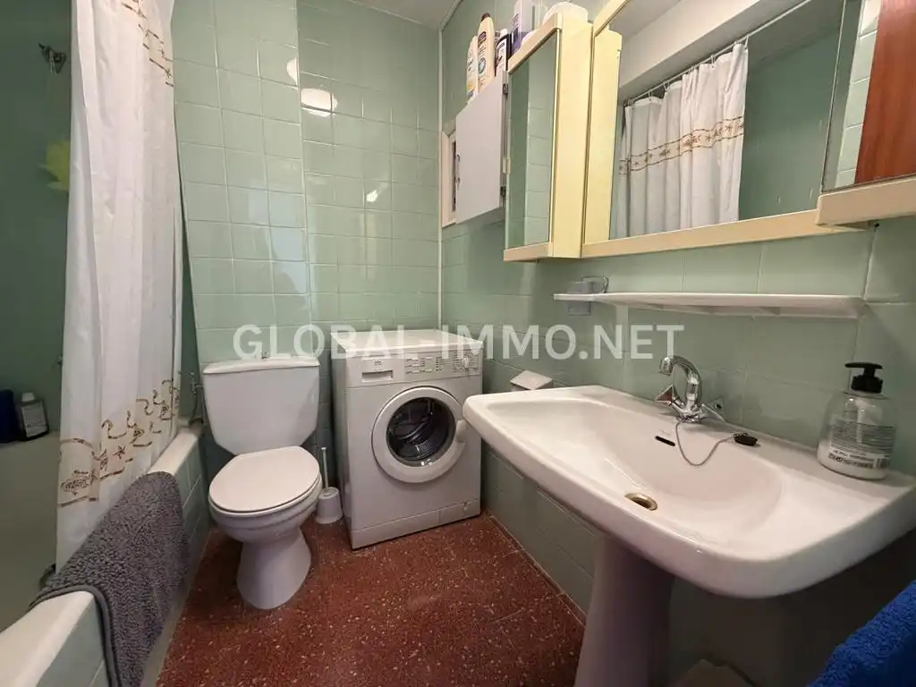 Bany de Apartament en venda en Roses amb Terrassa, Piscina i Moblat
