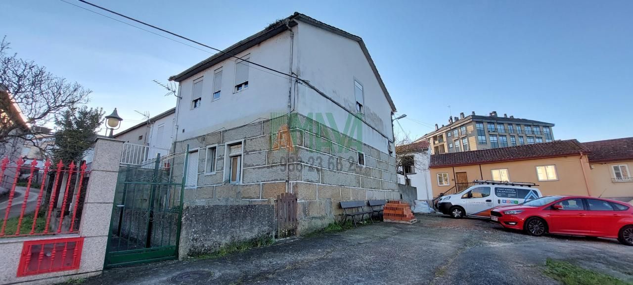 Vista exterior de Casa o xalet en venda en Ourense Capital  amb Jardí privat
