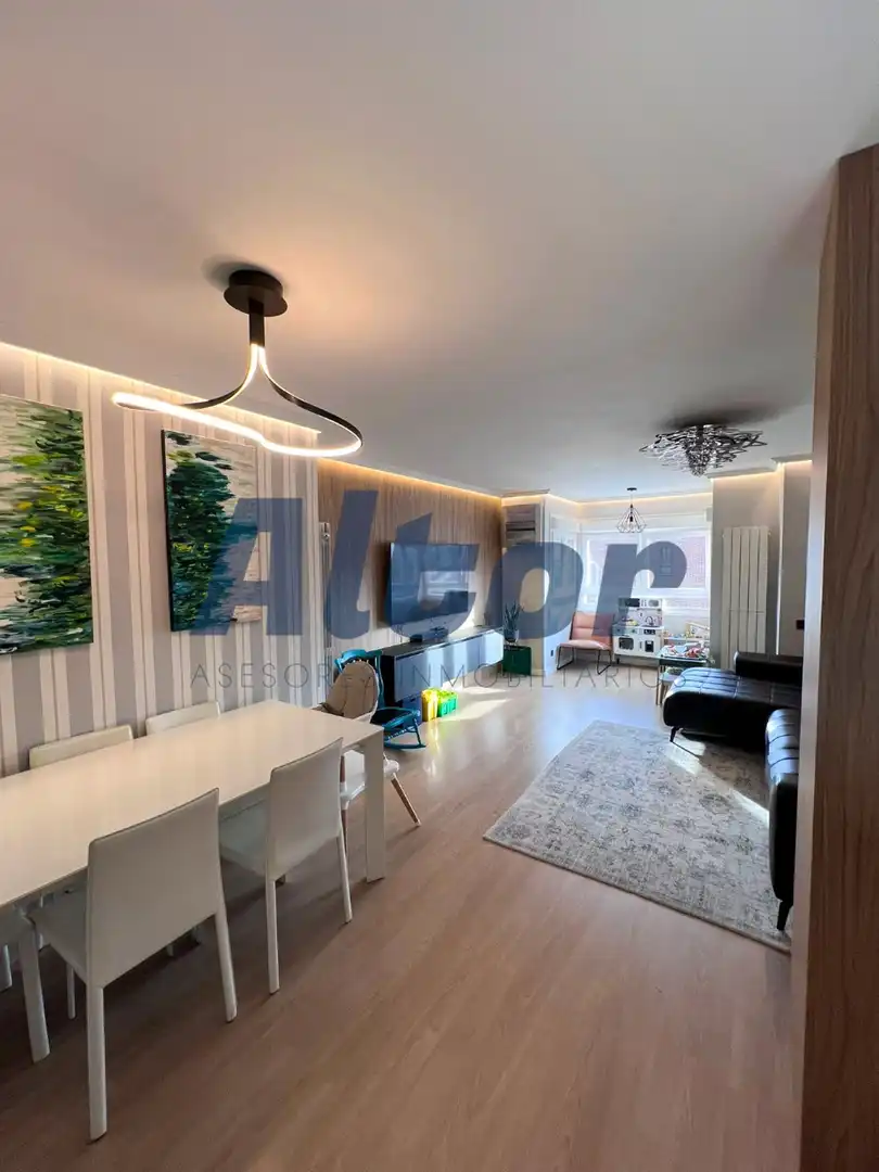 Sala de estar de Piso de alquiler en Madrid con Aire acondicionado, Calefacción y Piscina