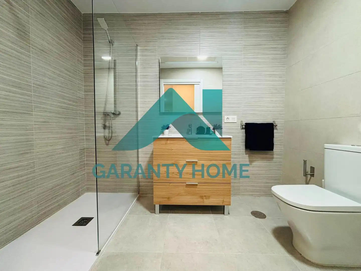 Baño de Piso de alquiler en Cáceres con Amueblado y Piscina comunitaria
