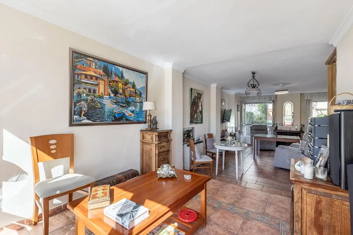 Sala d'estar de Casa adosada en venda en Genil