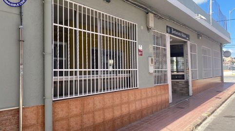 Gran oportunidad de inversión! Edificio completo en venta en Alginet  Junto al Metro