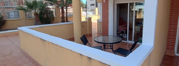 Terrassa de Planta baixa en venda en Guardamar del Segura amb Terrassa, Traster i Piscina