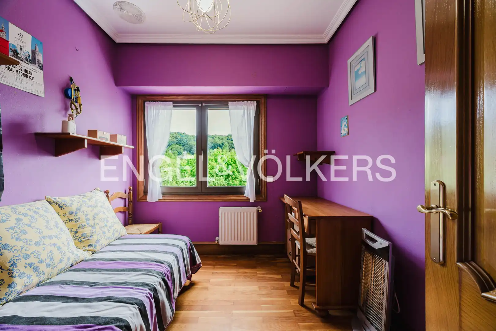 Bedroom of Houses for sale in Donostia - San Sebastián   with Air Conditioner, Heating and Private garden