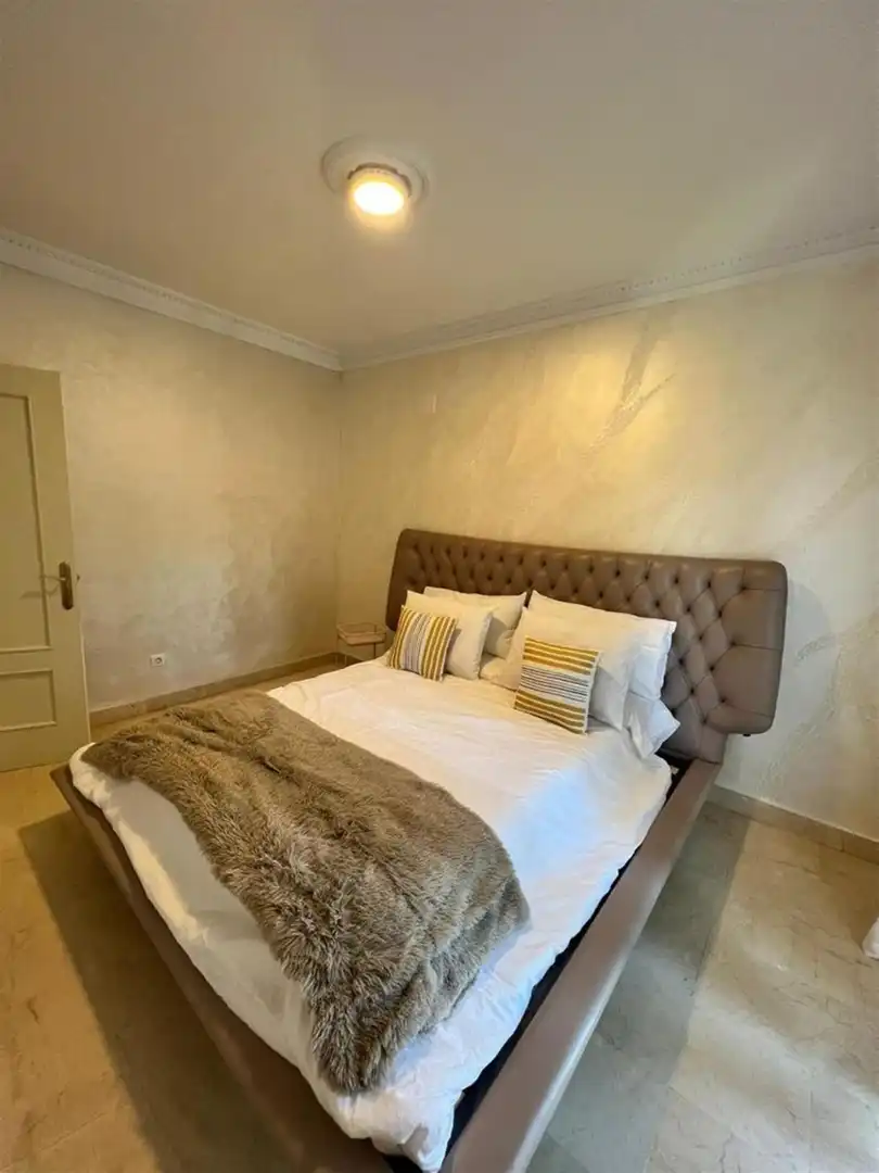 Dormitori de Apartament en venda en Marbella amb Aire condicionat i Terrassa