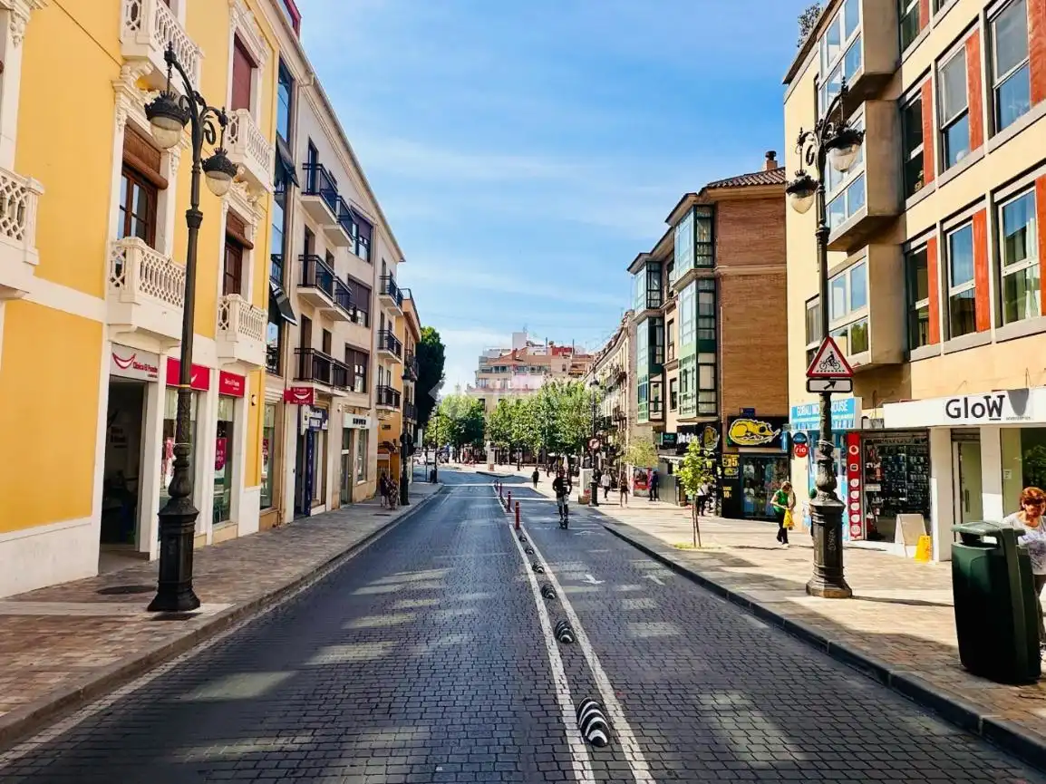 Ático con ascensor en alquiler en C. Álvarez Quintero, imagen 24