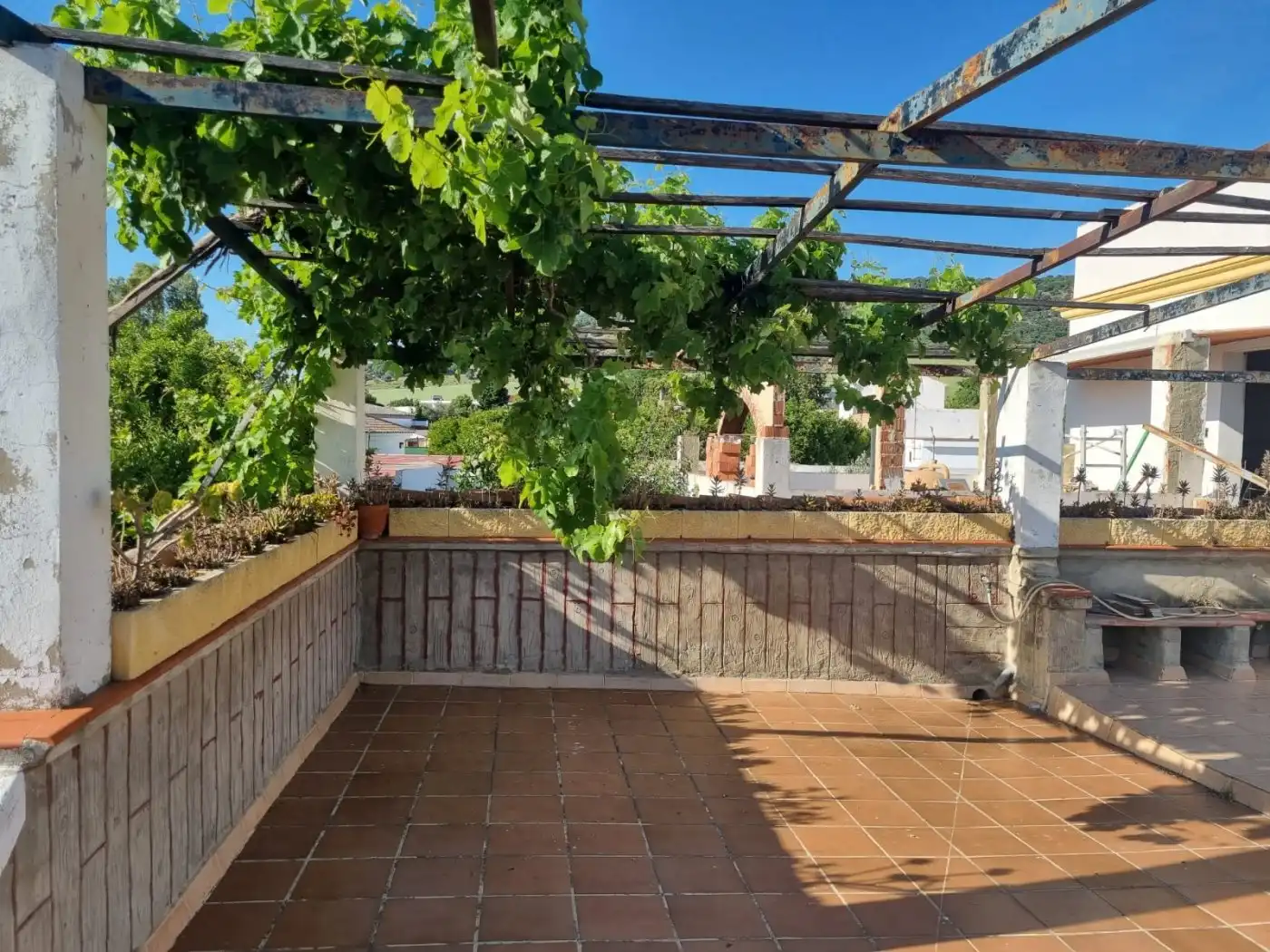 Terrassa de Finca rústica en venda en Arcos de la Frontera amb Jardí privat, Terrassa i Traster