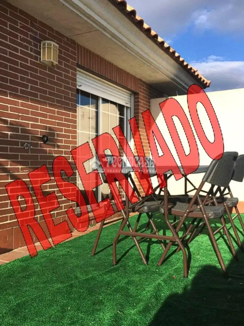 Jardín de Ático en venta en Villaviciosa de Odón con Terraza y Piscina comunitaria
