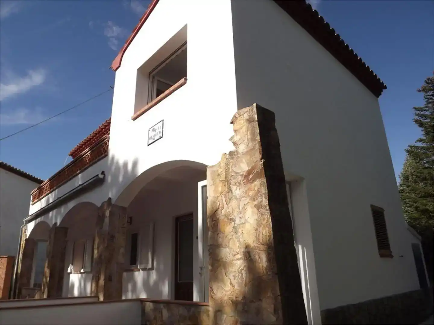 Vista exterior de Casa o xalet en venda en Maçanet de Cabrenys amb Balcó