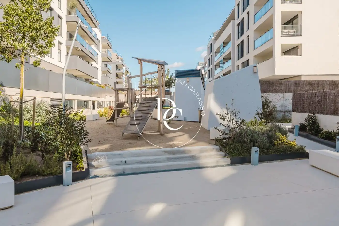 Außenansicht von Maisonette zur Miete in Vilanova i la Geltrú mit Klimaanlage, Heizung und Terrasse