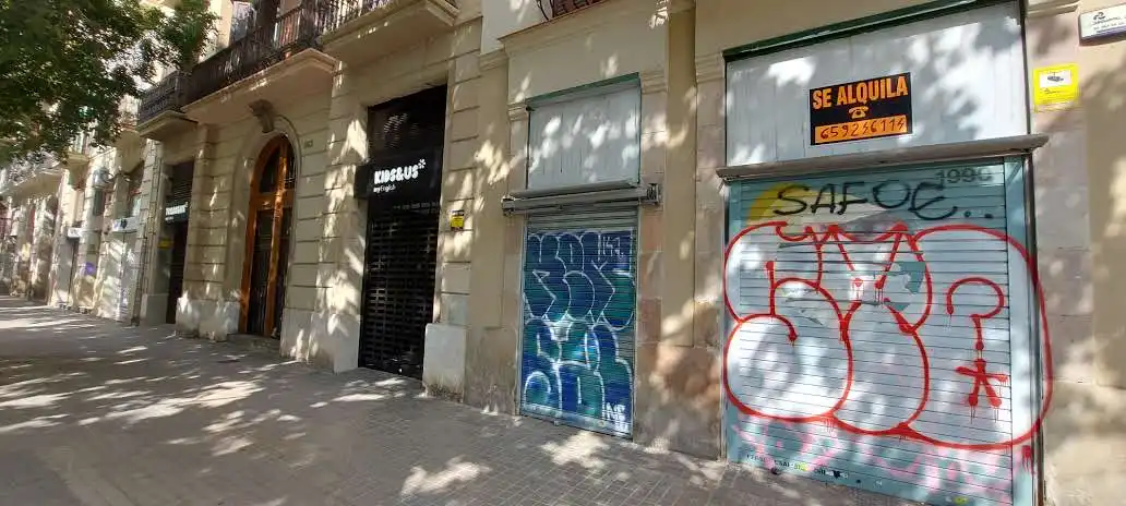 Vista exterior de Local de lloguer en Barcelona amb Aire condicionat