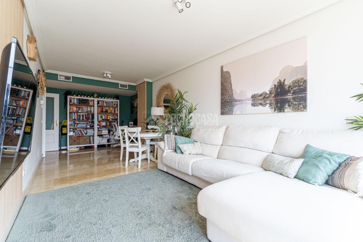 Living room of Flat for sale in  Madrid Capital  with Heating, Storage room and Community pool