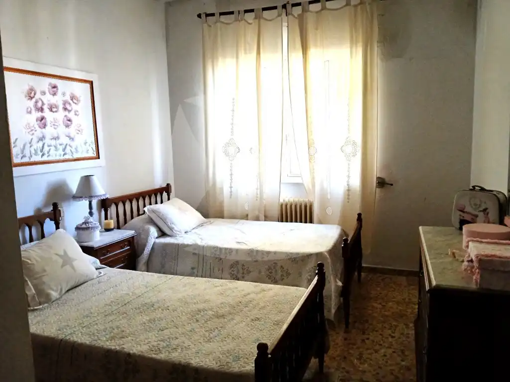 Dormitori de Casa o xalet en venda en Cáceres amb Aire condicionat, Terrassa i Piscina