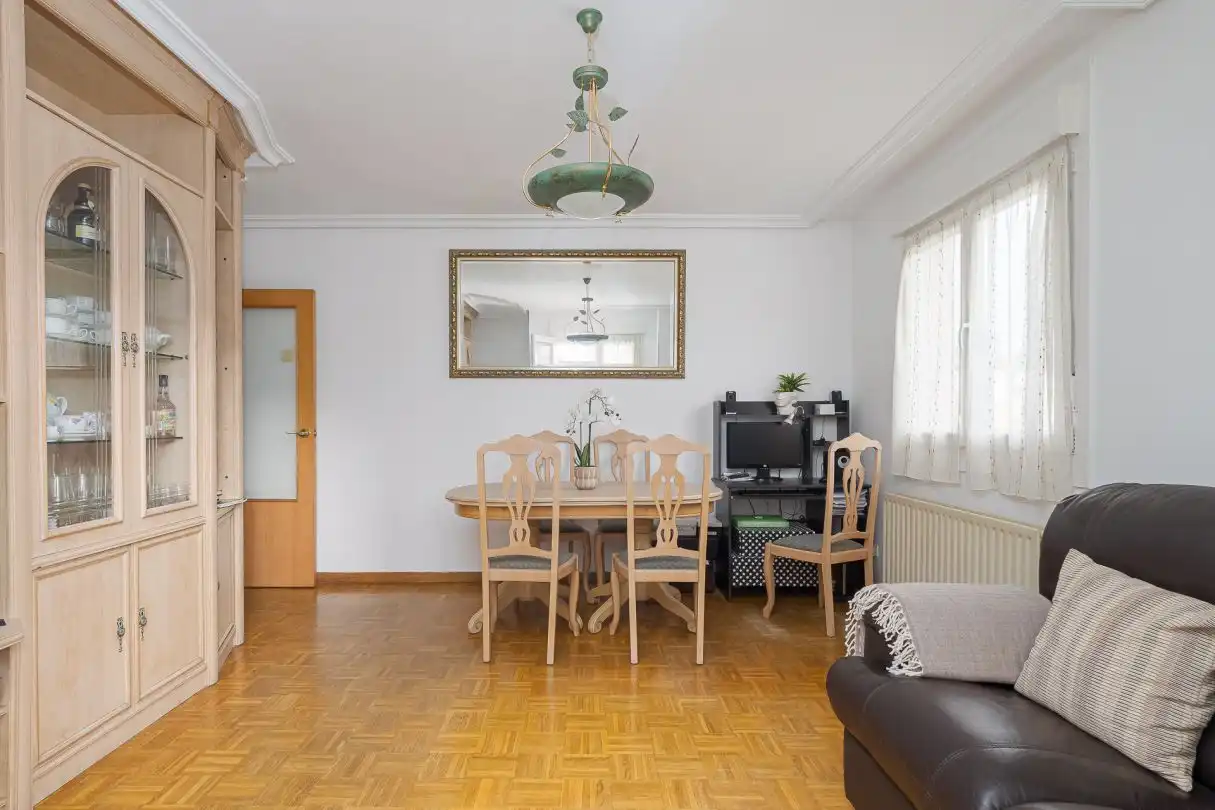 Comedor de Piso en venta en Donostia - San Sebastián  con Calefacción y Trastero