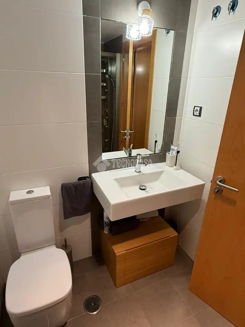Baño de Piso en venta en Valdemoro con Aire acondicionado, Calefacción y Piscina comunitaria