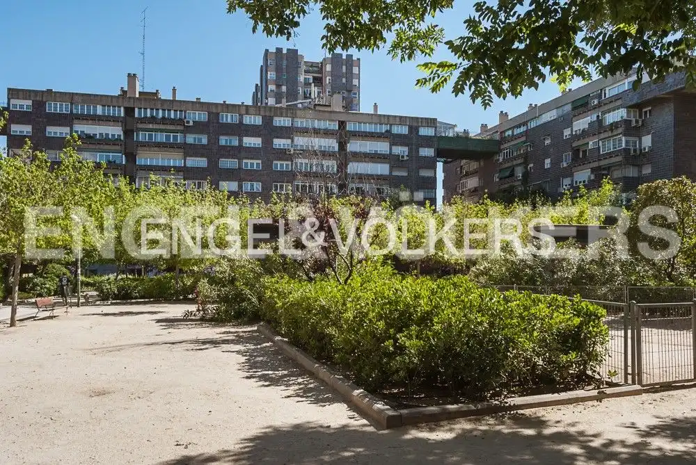 Vista exterior de Pis de lloguer en Madrid amb Aire condicionat, Calefacció i Moblat