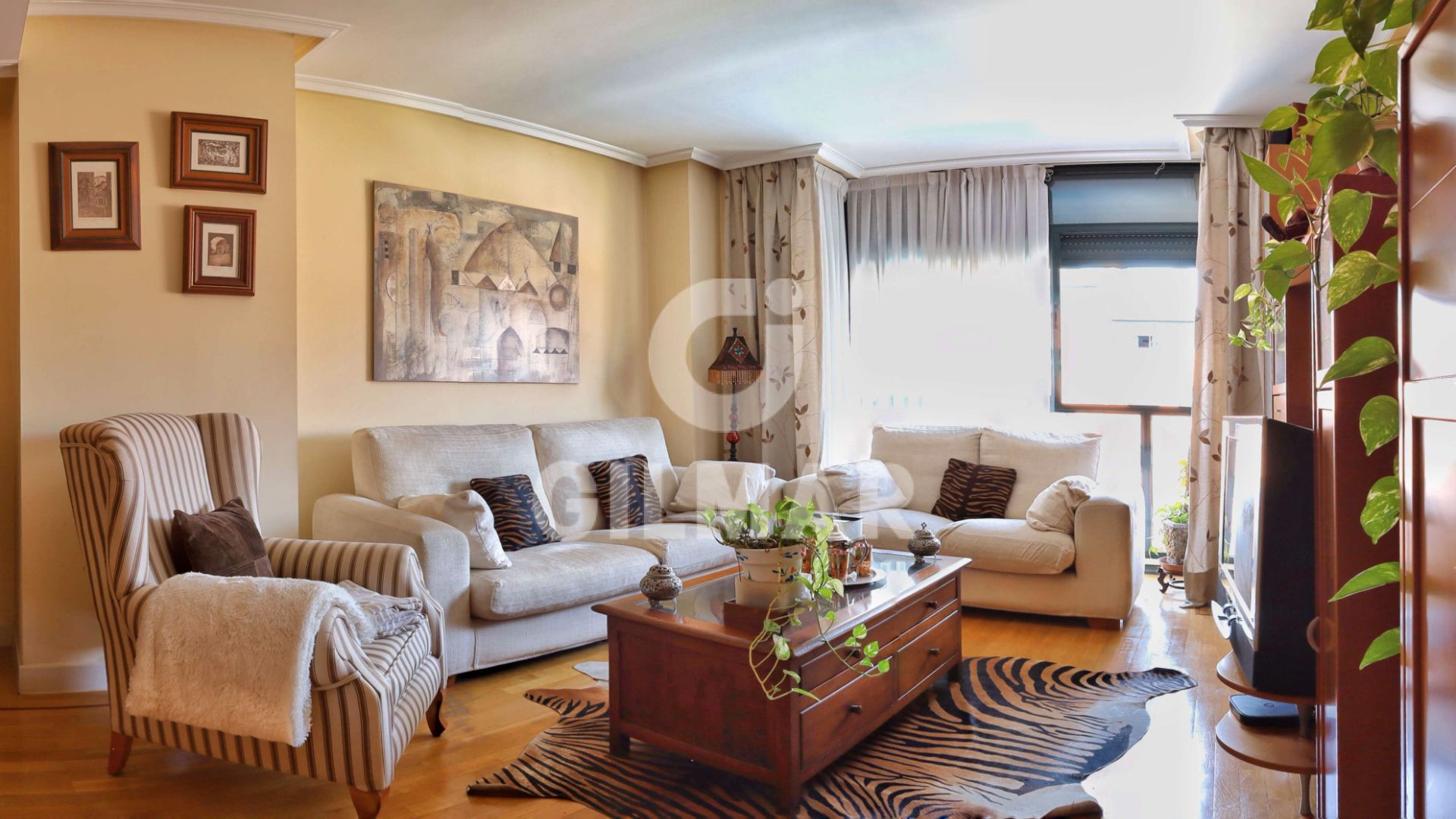 Living room of Flat for sale in  Madrid Capital  with Air Conditioner, Heating and Private garden