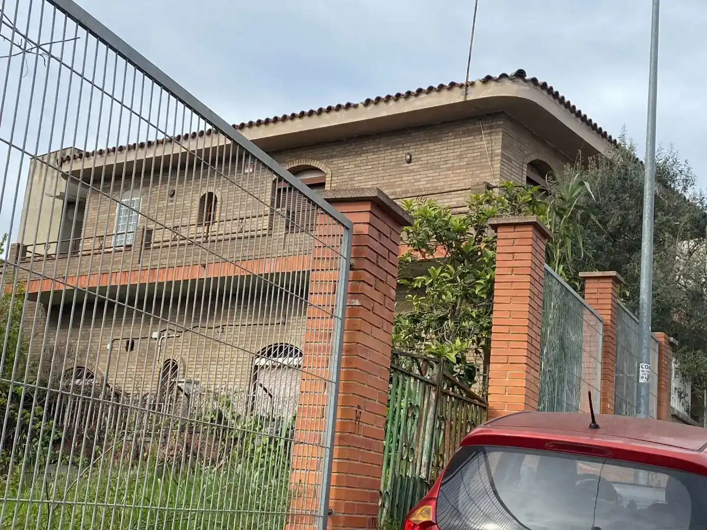 Vista exterior de Casa o xalet en venda en Polinyà amb Aire condicionat i Balcó