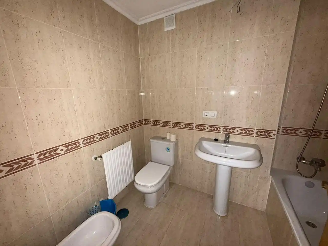 Bathroom of Flat for sale in Castro-Urdiales  with Heating, Parquet flooring and Terrace