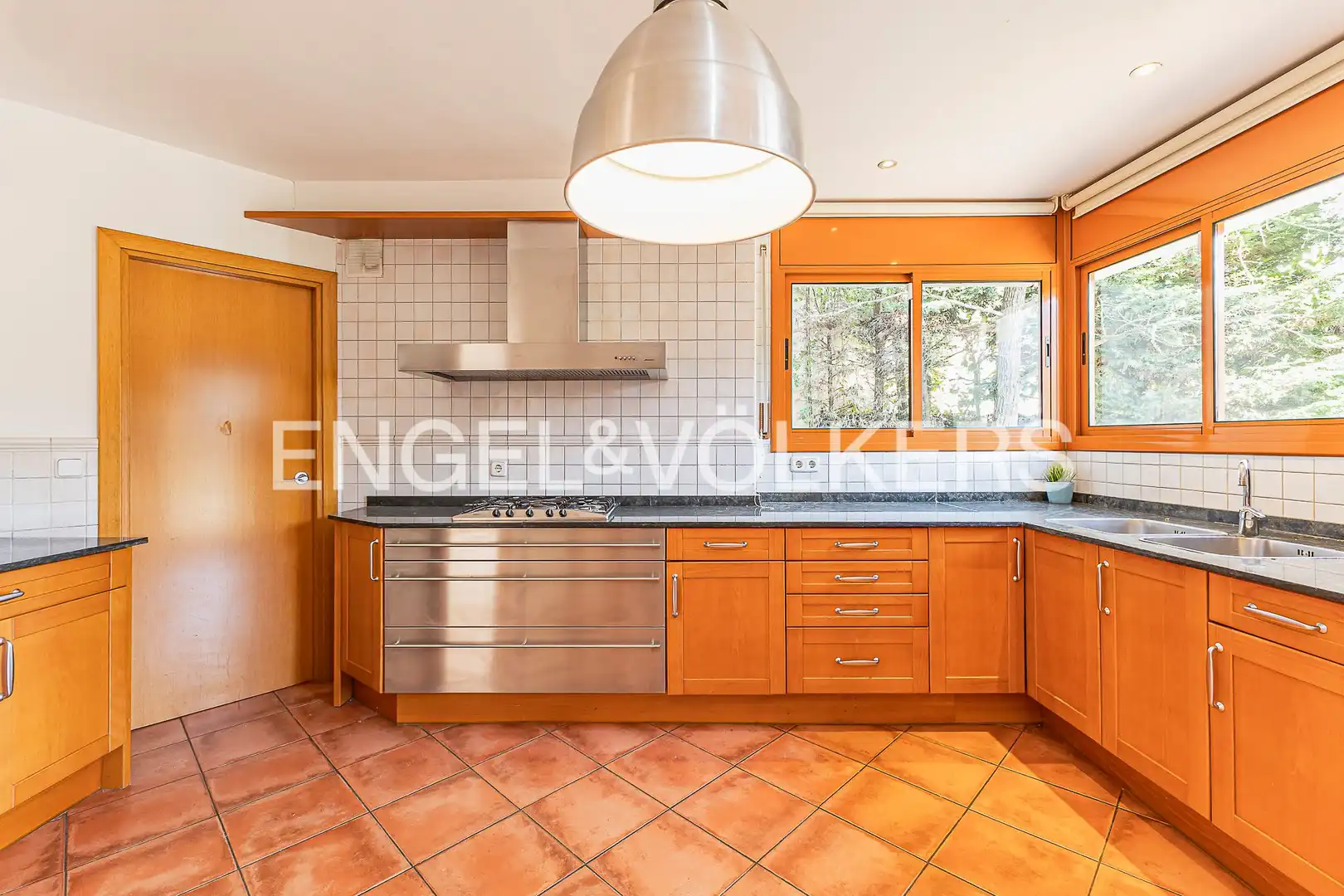 Cocina de Casa o chalet de alquiler en Barcelona con Aire acondicionado, Calefacción y Jardín privado