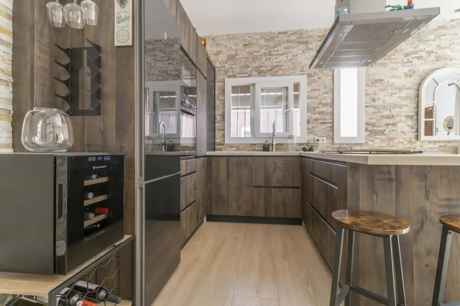 Cocina de Casa adosada en venta en Sevilla con Aire acondicionado, Trastero y Piscina