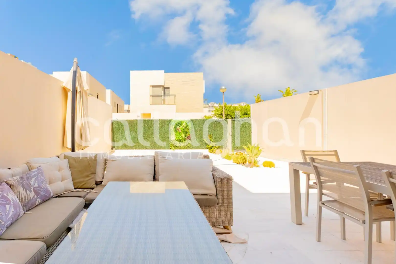 Terrace of Detached homes for rent in Paterna  with Air Conditioner, Heating and Private garden